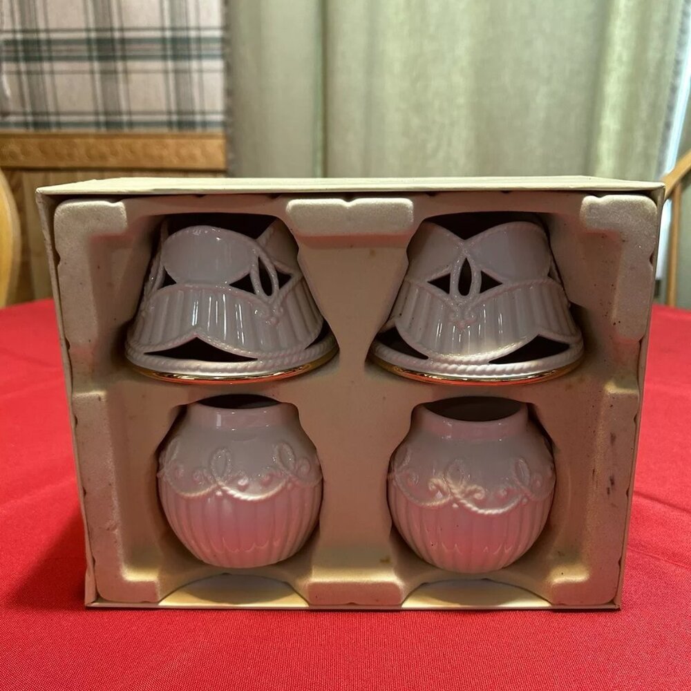 Lenox Great Giftables Carved Tea Light Lamp w/Shade - Gold Trim - Set of 2 #S4